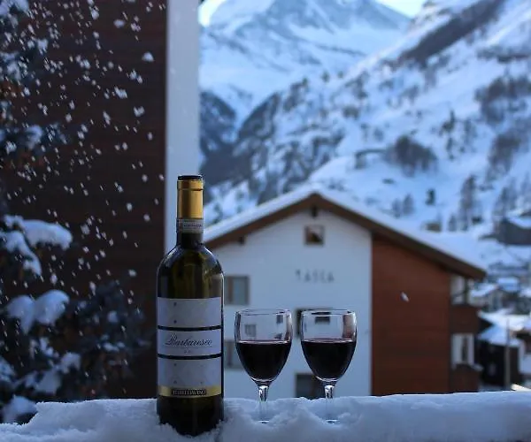 Haus Les Melezes C 아파트 *