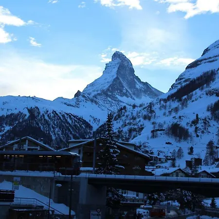 Haus Les Melezes C Lägenhet